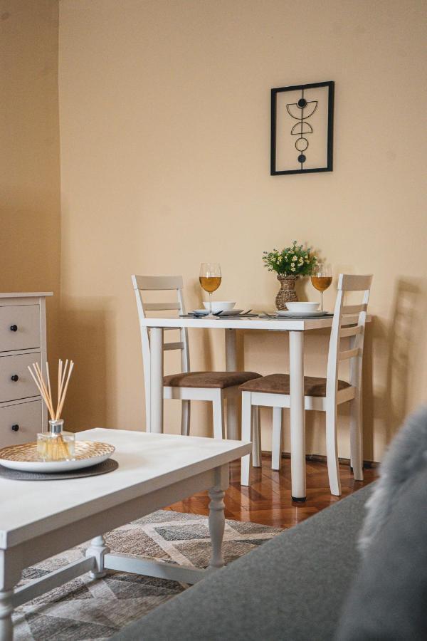 Central And Modern Apartment With Free Parking ทิมิชัวรา ภายนอก รูปภาพ