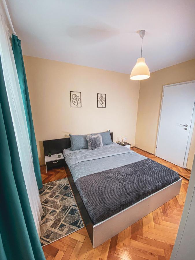 Central And Modern Apartment With Free Parking ทิมิชัวรา ภายนอก รูปภาพ
